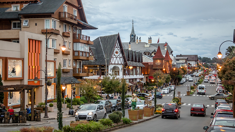 Imersão na Natureza: O Contraste Verde dos Bairros de Gramado - inspiração 2