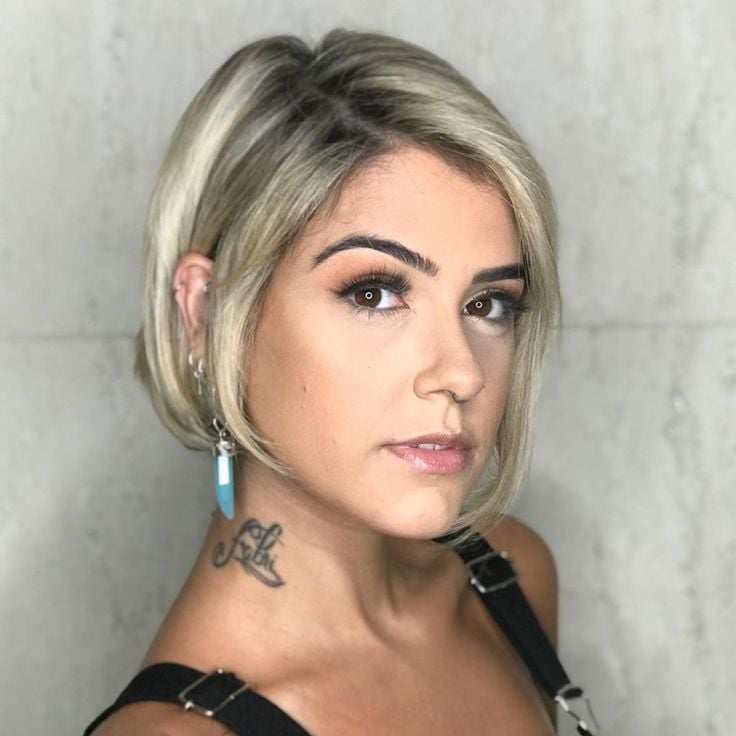 Chanel de Bico Minimalista: A Beleza na Simplicidade - inspiração 1