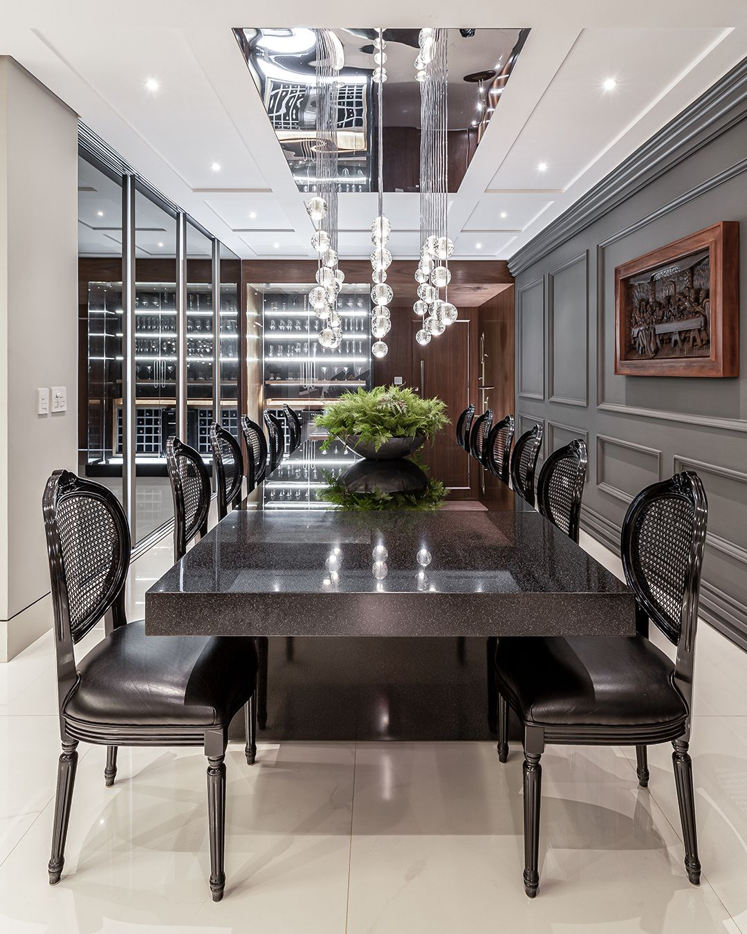 Iluminação Estratégica: Valorizando o Vidro e o Ambiente - inspiração 2