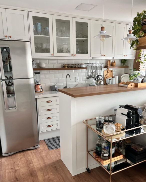 Porta de Vidro com Detalhes Metálicos: Modernidade Industrial Chic - inspiração 2