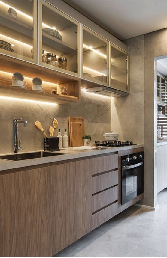 Iluminação LED Integrada: Valorizando Seus Utensílios e a Beleza do Vidro - inspiração 1