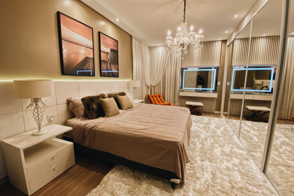 Iluminação Estratégica: Valorizando Suas Peças e o Ambiente - inspiração 1