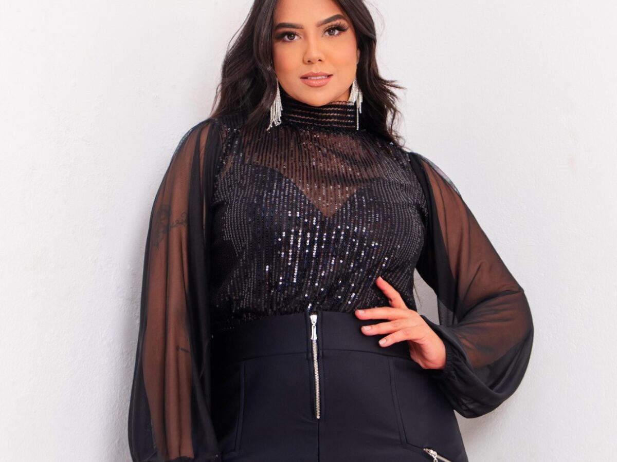 A ousadia que faz a diferença: Macacão pantalona e sandália plataforma - inspiração 2