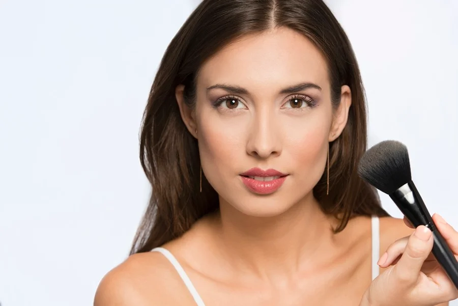 Corretivo: Seu Aliado para Suavizar as Linhas Marcadas - inspiração 1