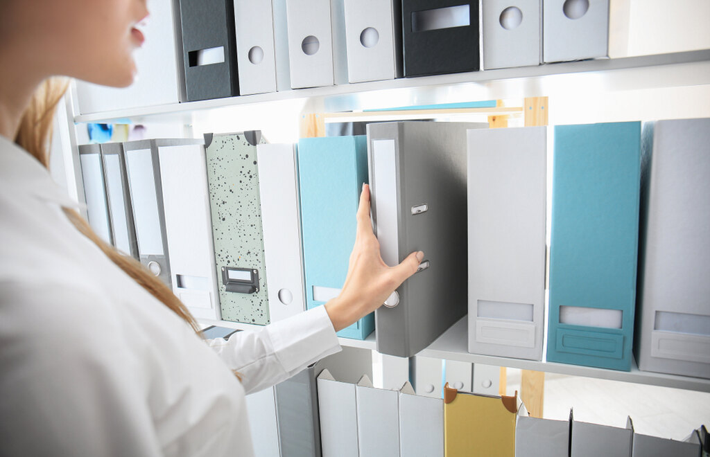 Métodos eficientes de organização física: pastas, caixas e etiquetas. - inspiração 1