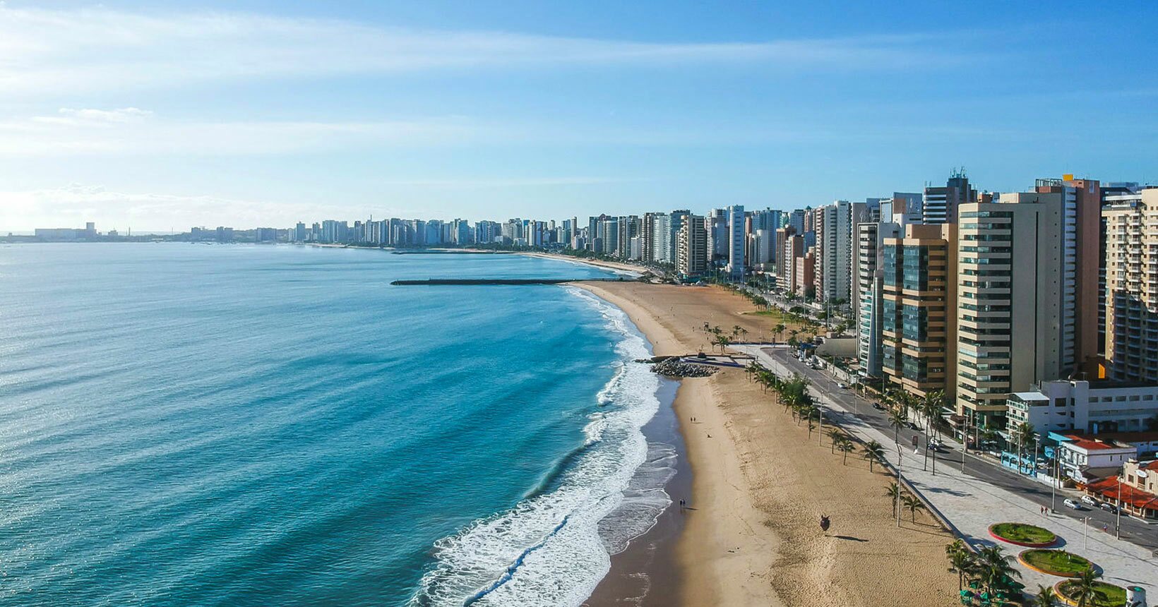 Praia do Futuro: O Paraíso dos 'Beach Clubs' e Estrutura Completa - inspiração 1
