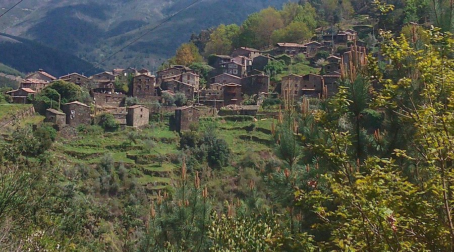 Além de Carcassonne: Outras Cidades Fortificadas da França para Explorar