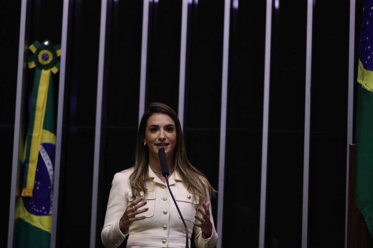 custo para viralizar um meme da roberta