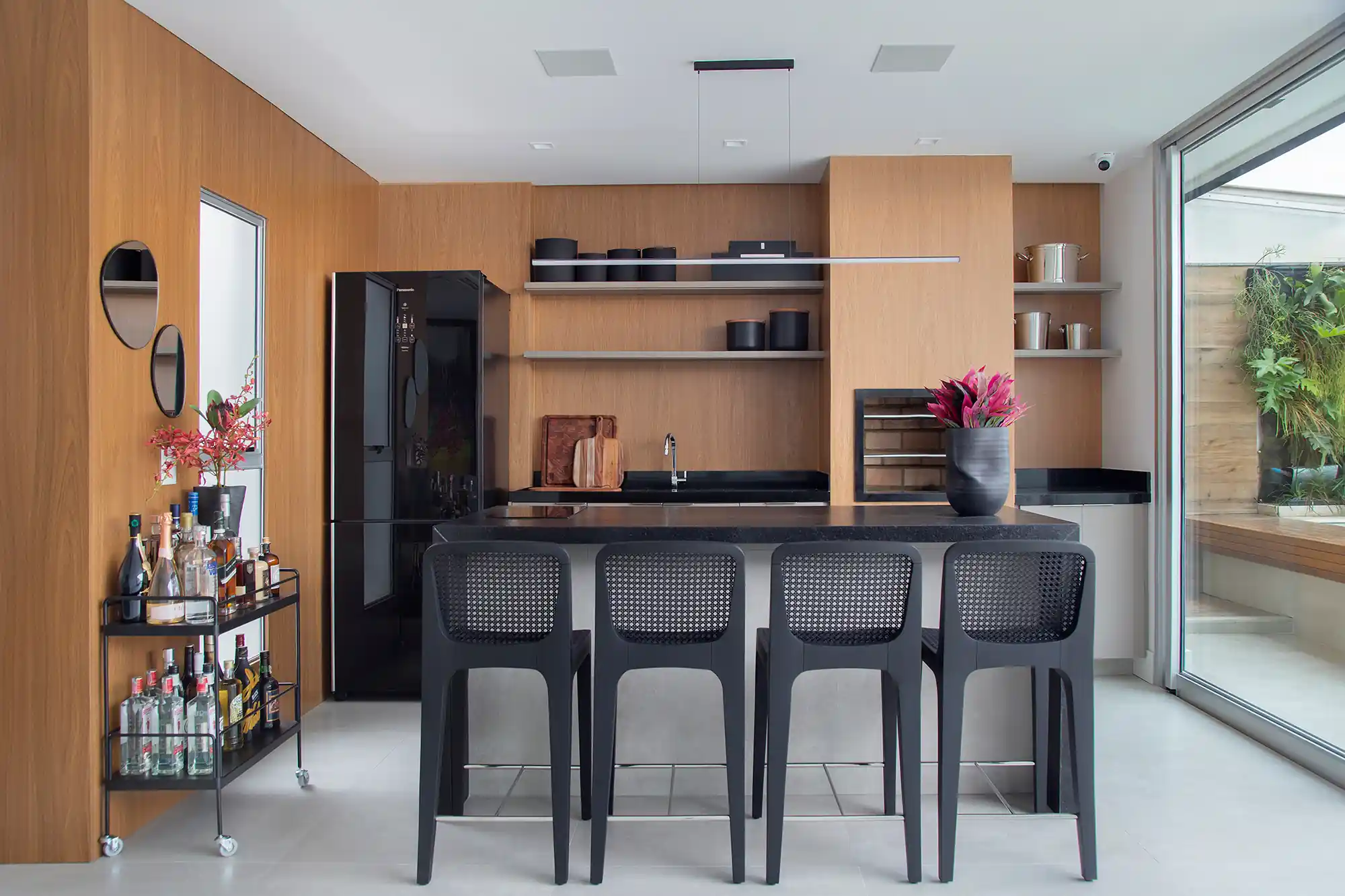 ideias de painel para tv em área gourmet