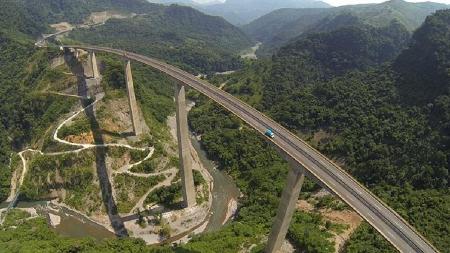 Como a Monotonia Afeta a Direção em Longas Estradas