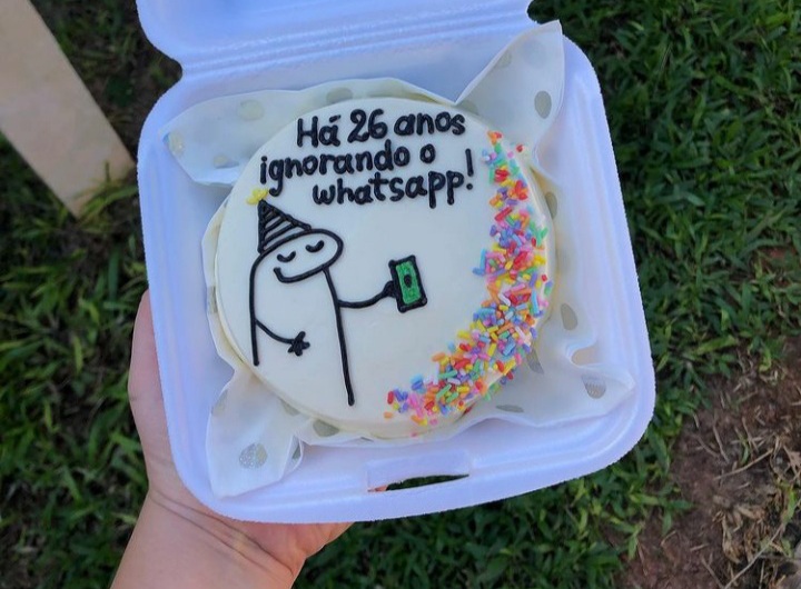 bolo meme aniversário engraçado
