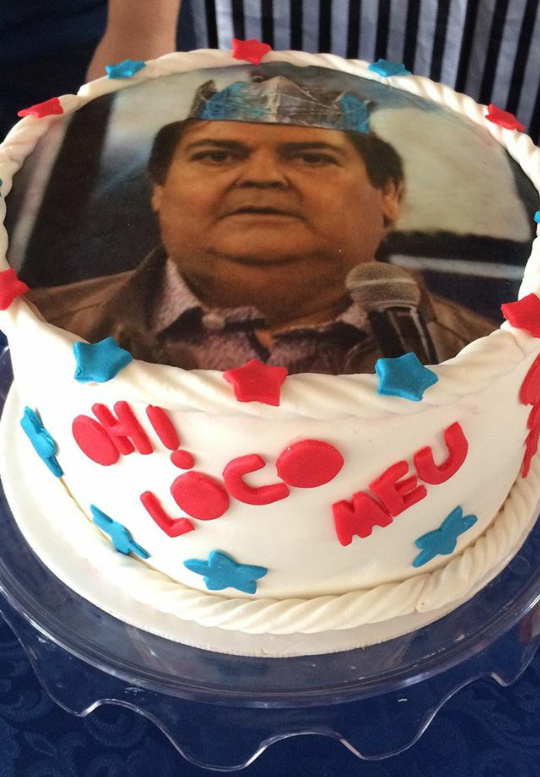 ideias de bolo meme para aniversário