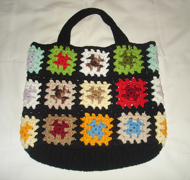 tutorial bolsa de crochê quadrados coloridos