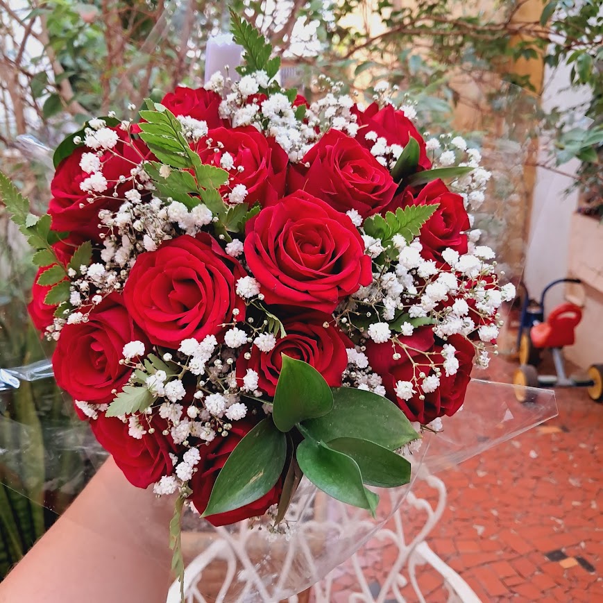 buquê vermelho com astromélias