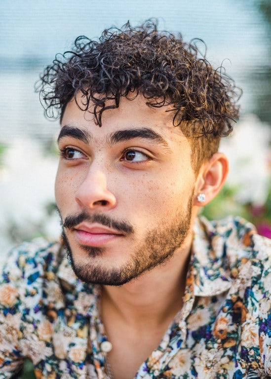 cabelo cacheado masculino 2024
