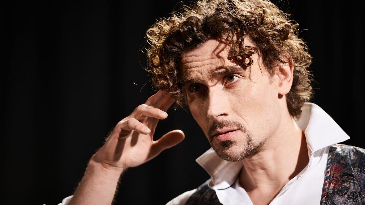 cabelo cacheado masculino longo