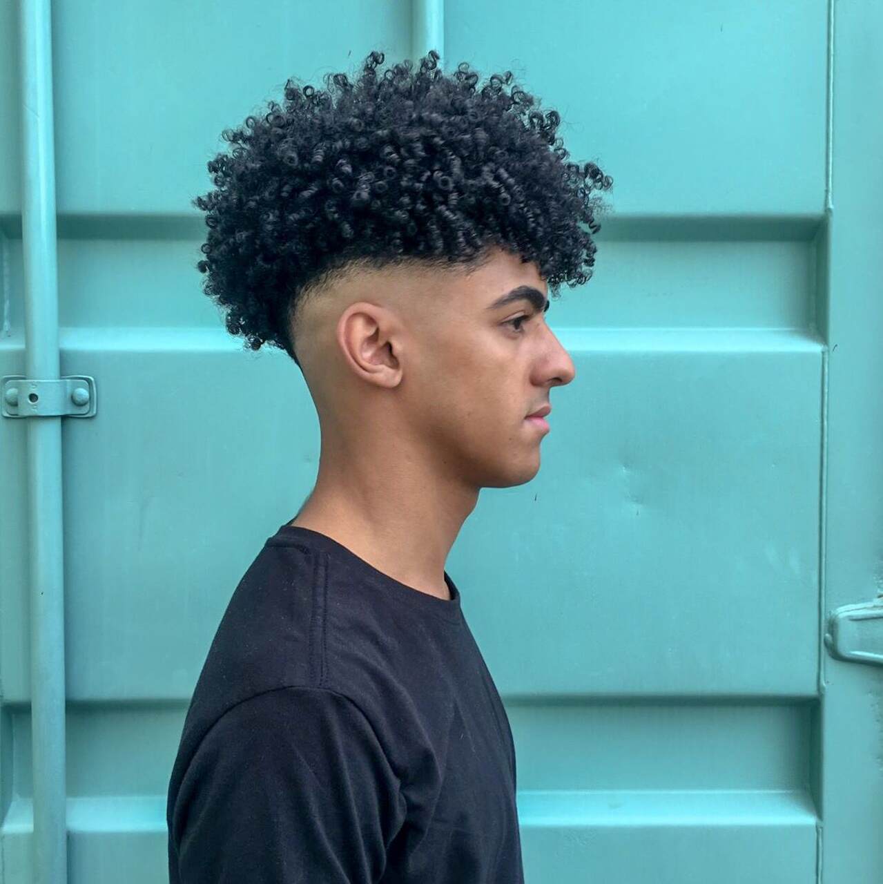 cabelo cacheado masculino médio