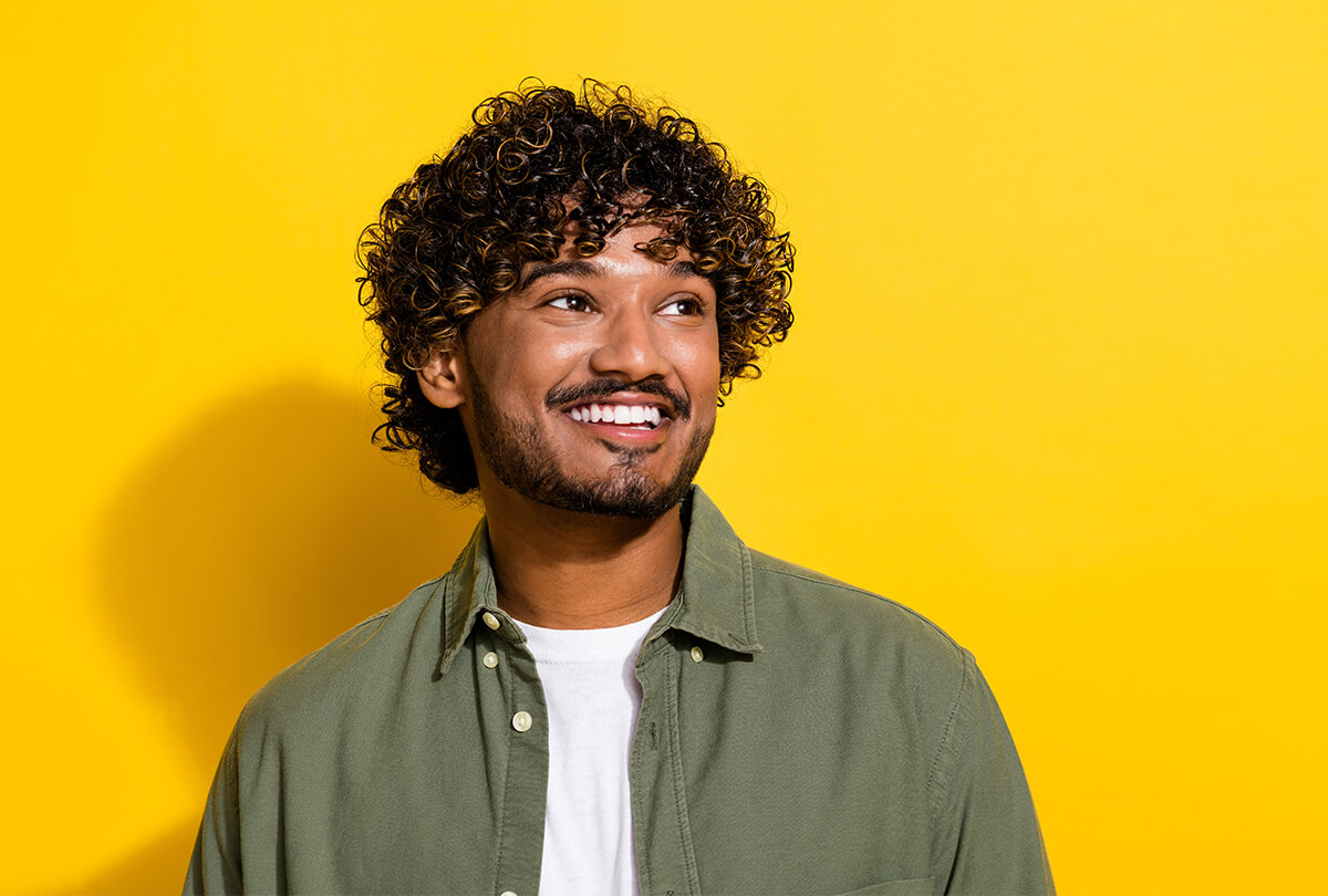 cabelo cacheado masculino longo
