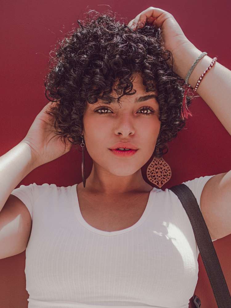 5 ideias de títulos:
1. Cachos de Meia para Cabelos Curtos: O Guia Definitivo
2. Transforme Seu Cabelo Curto com a Técnica de Cachos de Meia
3. Cachos Sem Calor: Aprenda a Fazer com Meia em Cabelos Curtos
4. Dicas de Finalização para Cachos de Meia em Cabelos Curtos
5. Vantagens e Passo a Passo dos Cachos de Meia para Cabelos Curtos