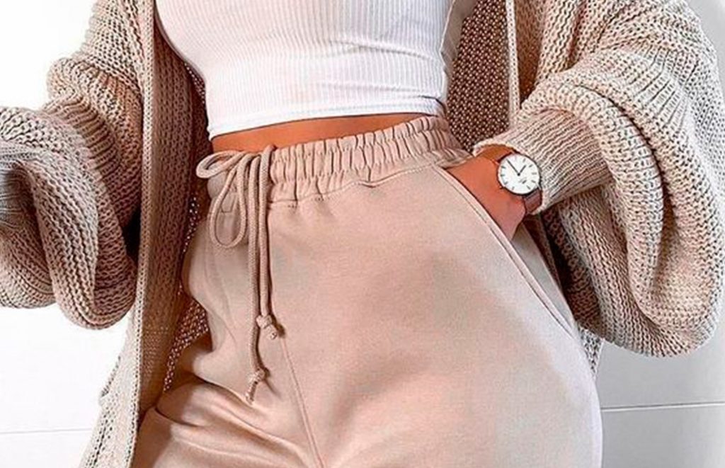 Calça de moletom larga com bolsos