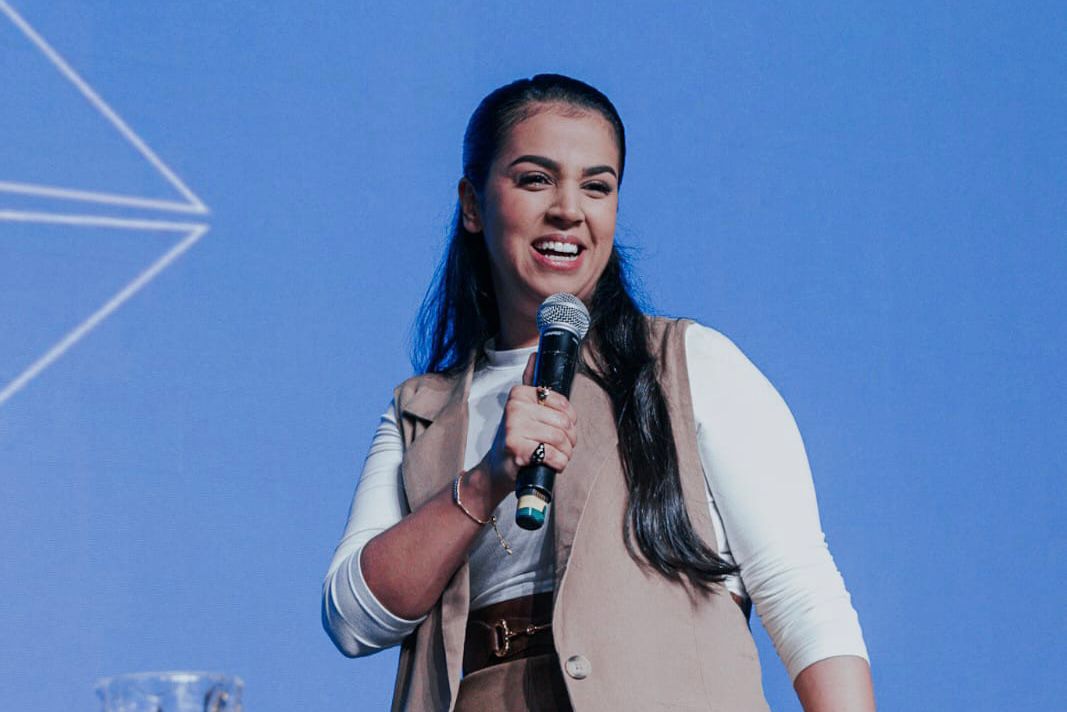 A Profundidade da 'Gestação Espiritual' na Mensagem de Camila Barros