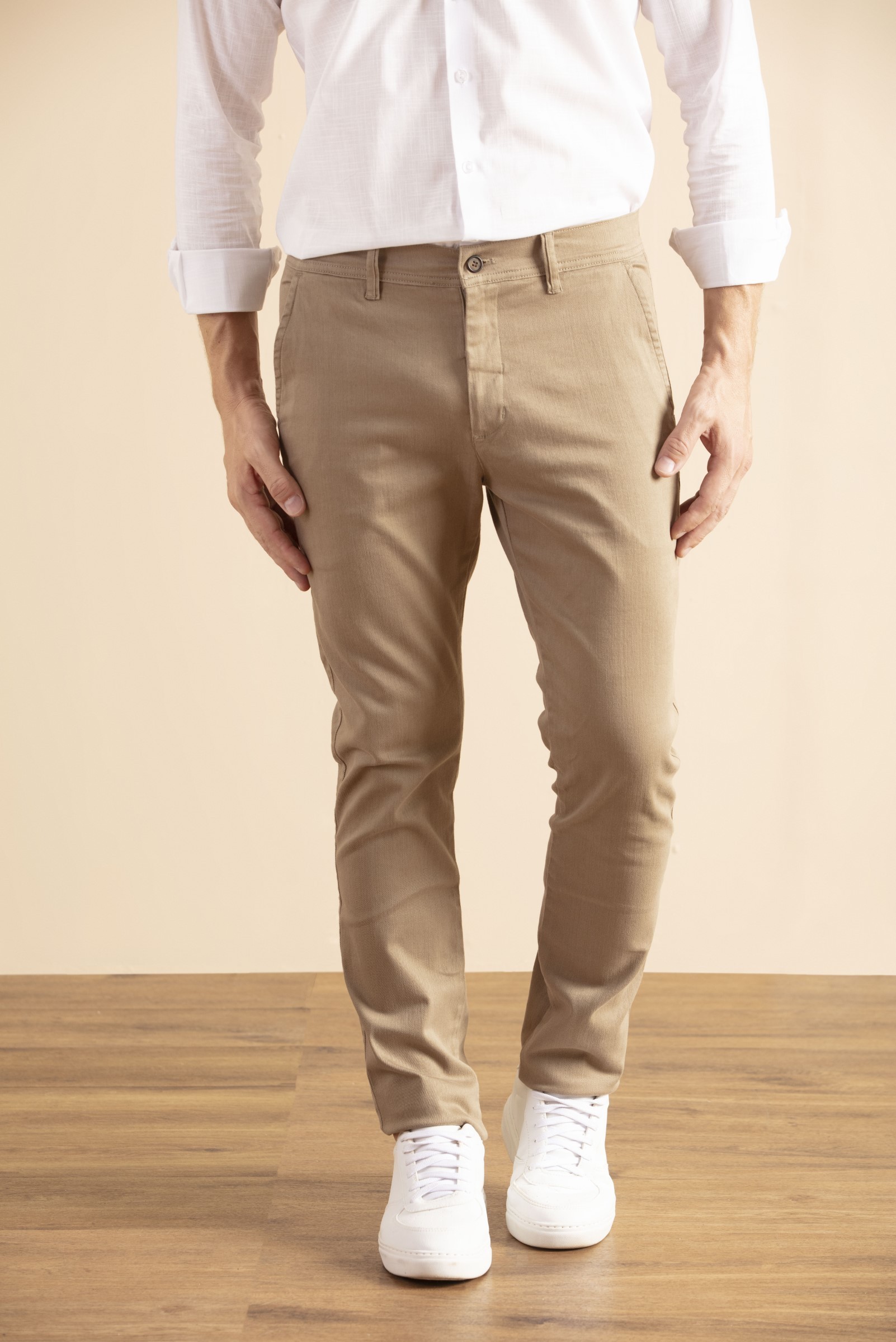 calça sarja caqui