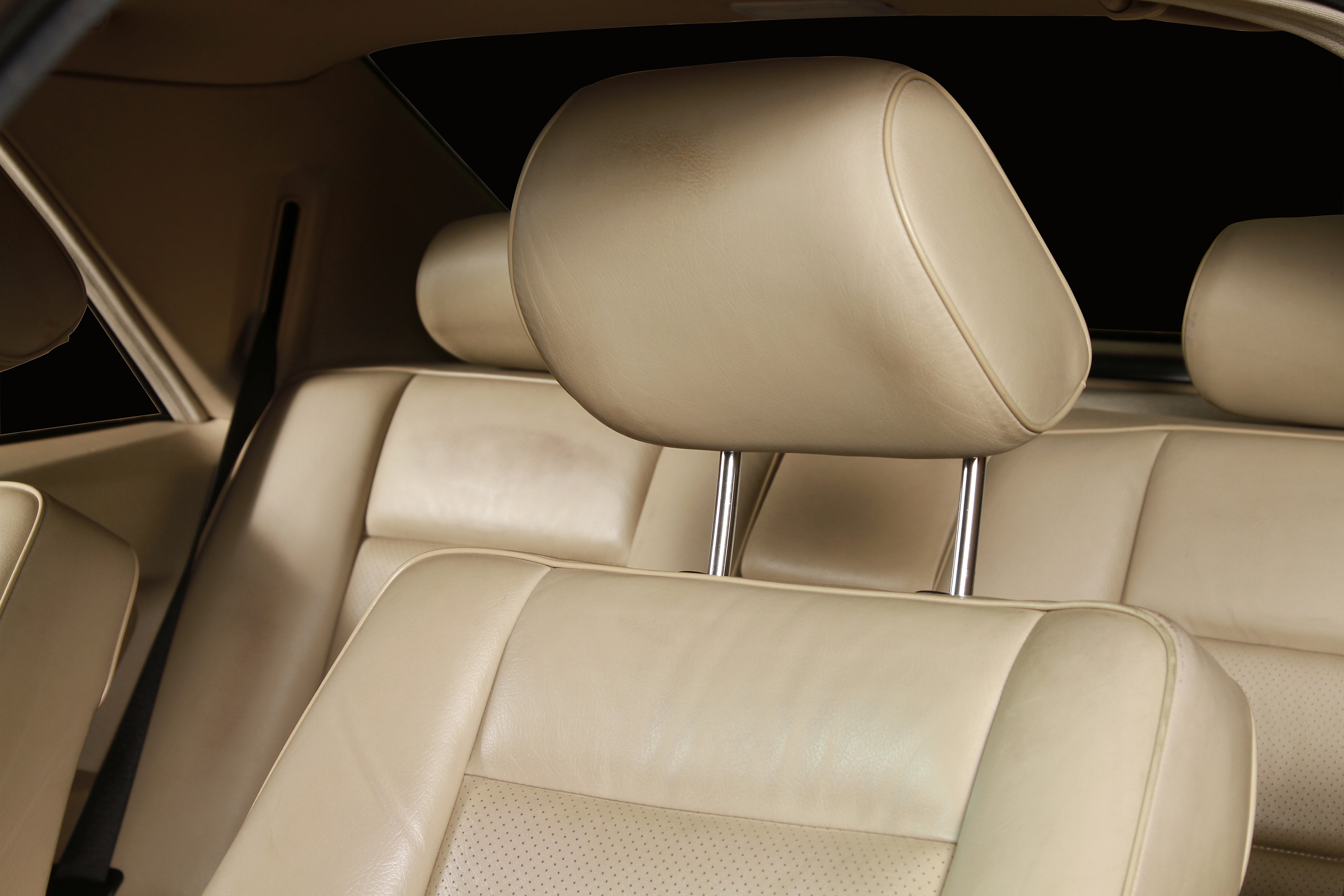 bancos de carro cor creme