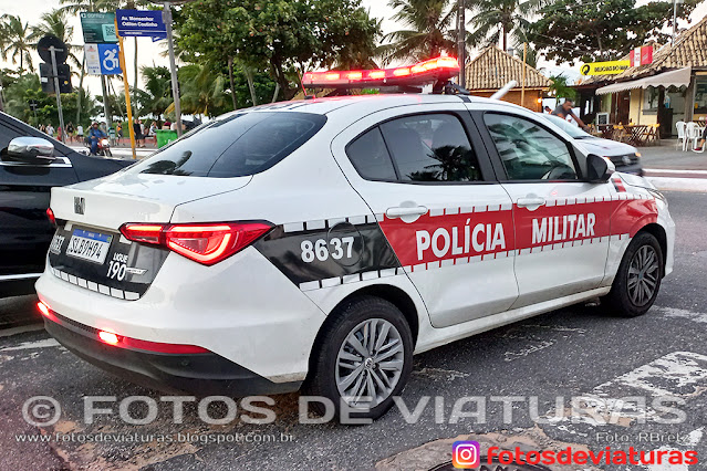 Carros de polícia históricos