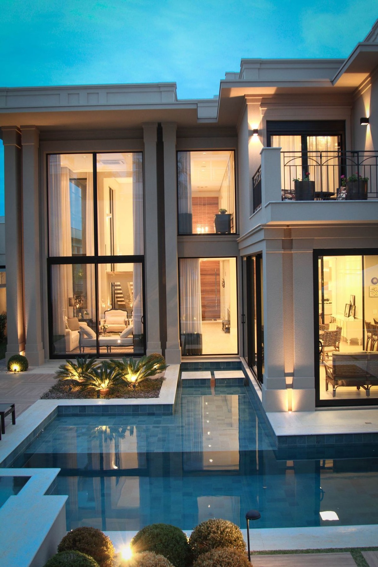 casas elegantes e simétricas