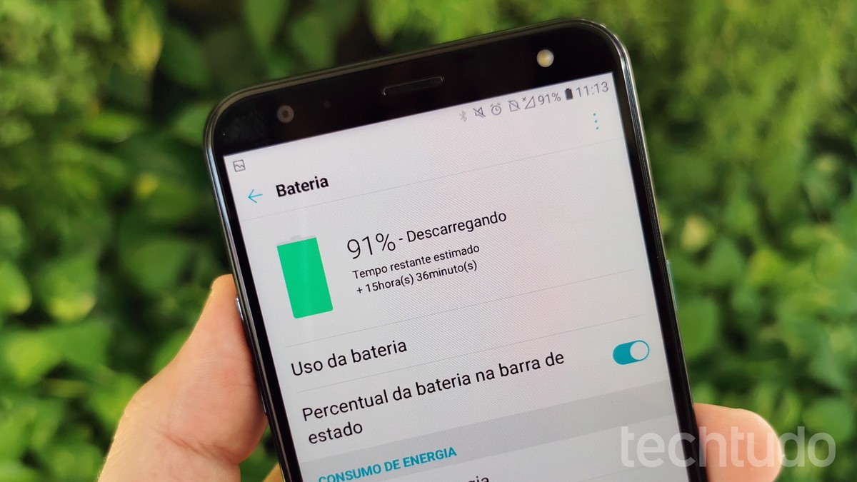 Sinais de umidade no celular e como resolver