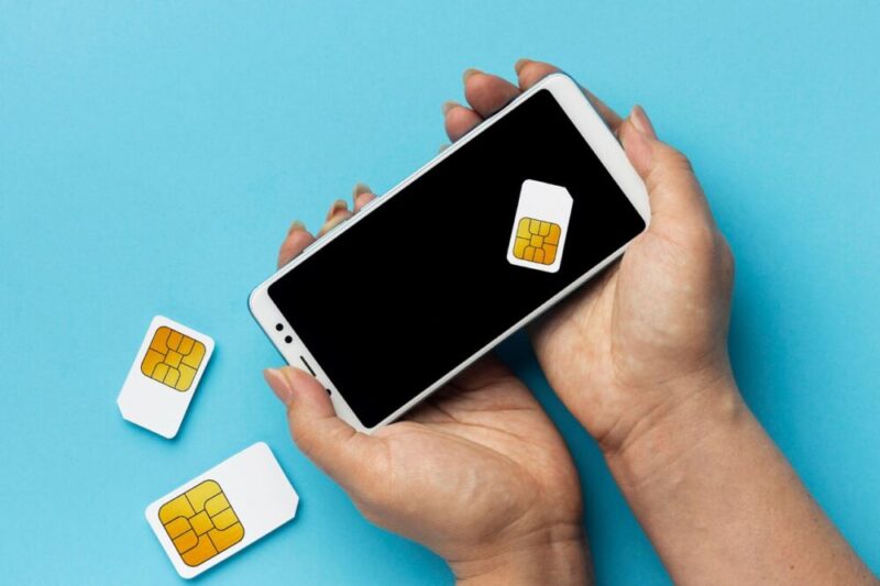 1. eSIM para Nômades Digitais: Mantenha-se Conectado em Qualquer Lugar. 2. Chip Físico vs. eSIM: Qual a Melhor Opção para Sua Viagem de Trabalho?. 3. Roaming Internacional: Vale a Pena para Profissionais em Viagem?. 4. Guia Completo: Como Escolher o Chip de Celular Ideal para Trabalhar no Exterior. 5. Internet Ilimitada no Exterior: Mitos e Verdades sobre Chips Internacionais. 6. Dicas para Otimizar o Uso de Dados em Viagens Corporativas.