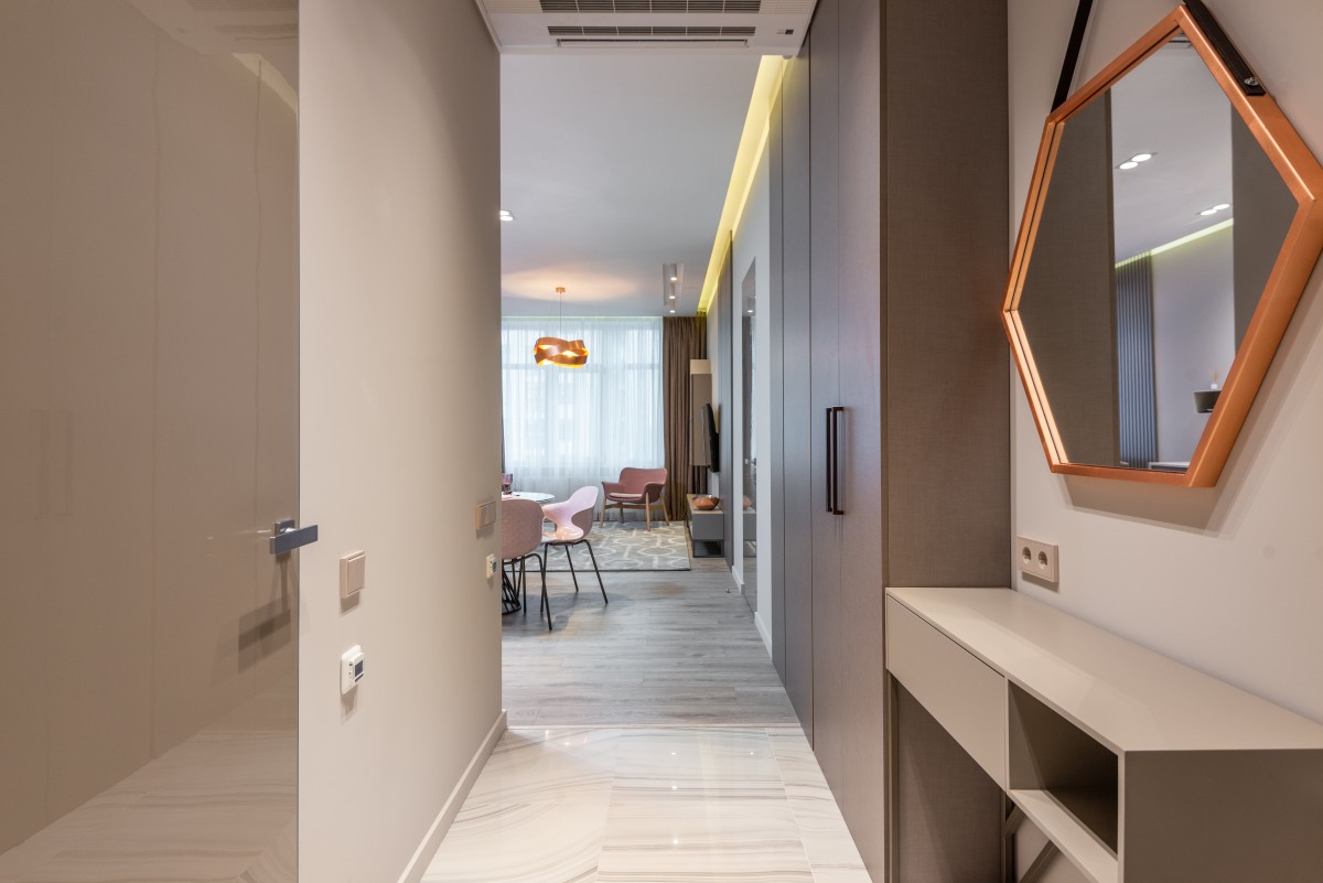 erros comuns ao decorar corredor estreito