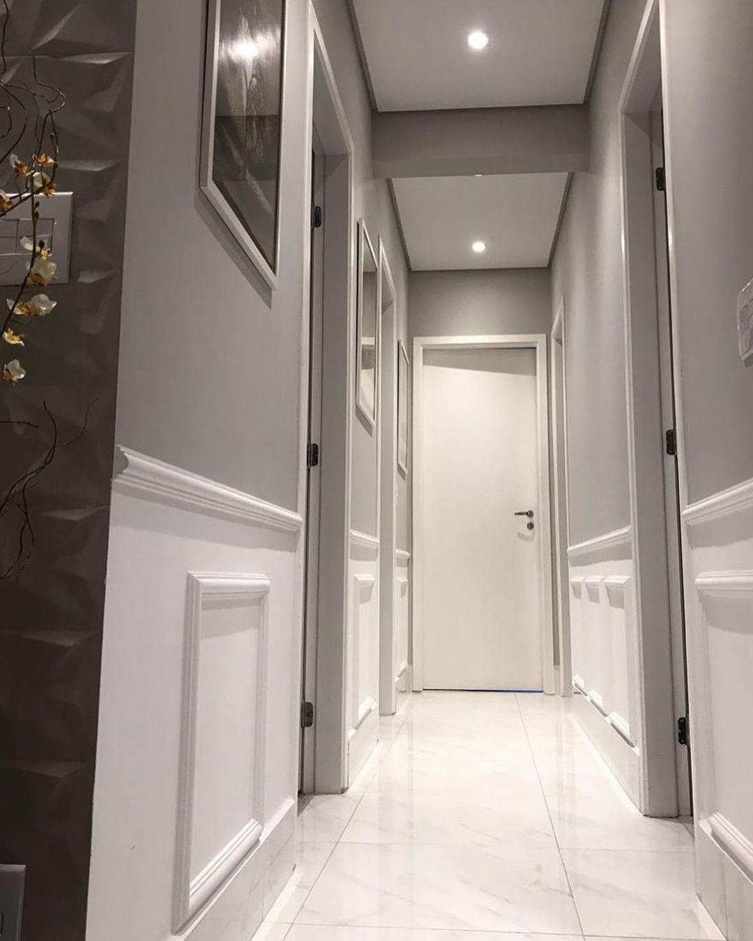 corredor estreito vs corredor largo qual decorar