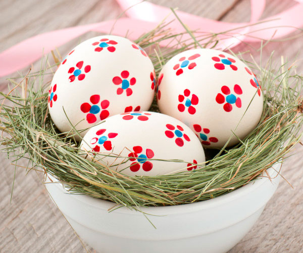 Decoração de Ovos com Esmalte: Técnica Rápida e Fácil