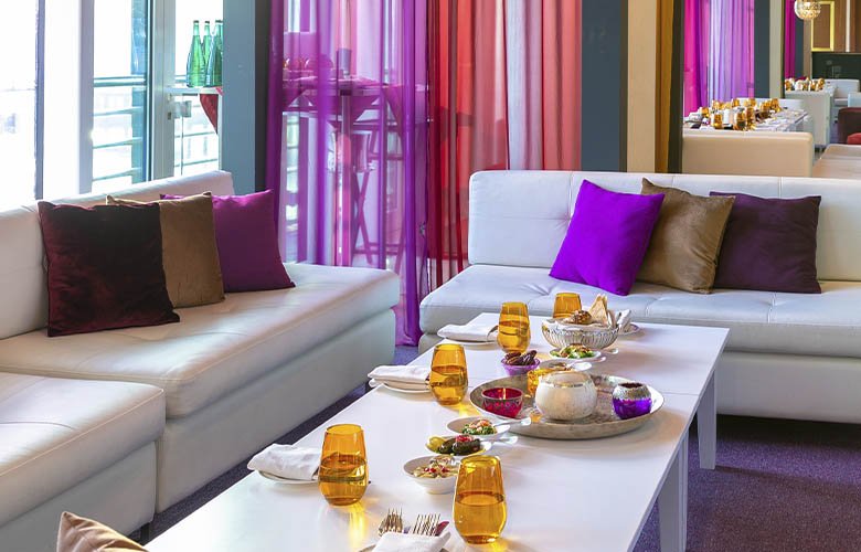 Paletas de cores de almofadas que combinam com sofá cinza