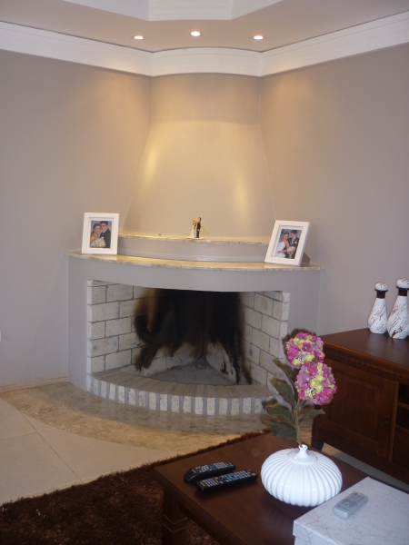 como decorar sala com lareira ecológica