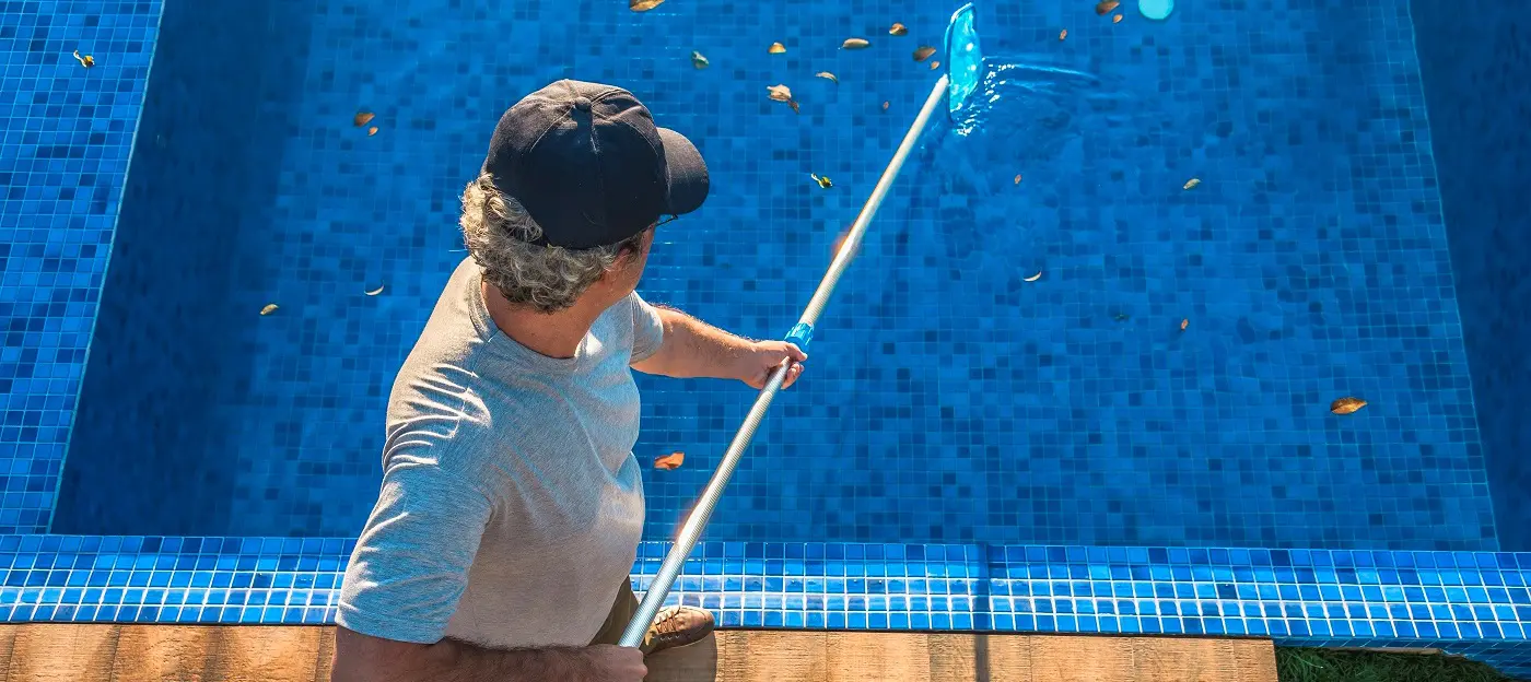 Capa de Piscina: Como a Proteção Certa Pode Salvar Seu Cloro e Dinheiro