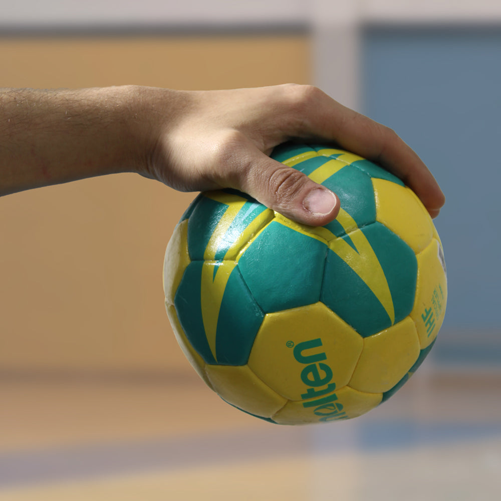 PVC vs PU: Qual o melhor material para bolas de handebol?