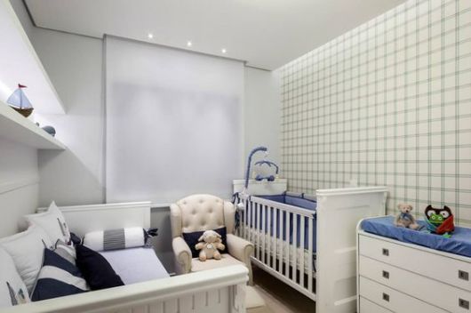 como escolher a melhor persiana para quarto (rolô ou romana)