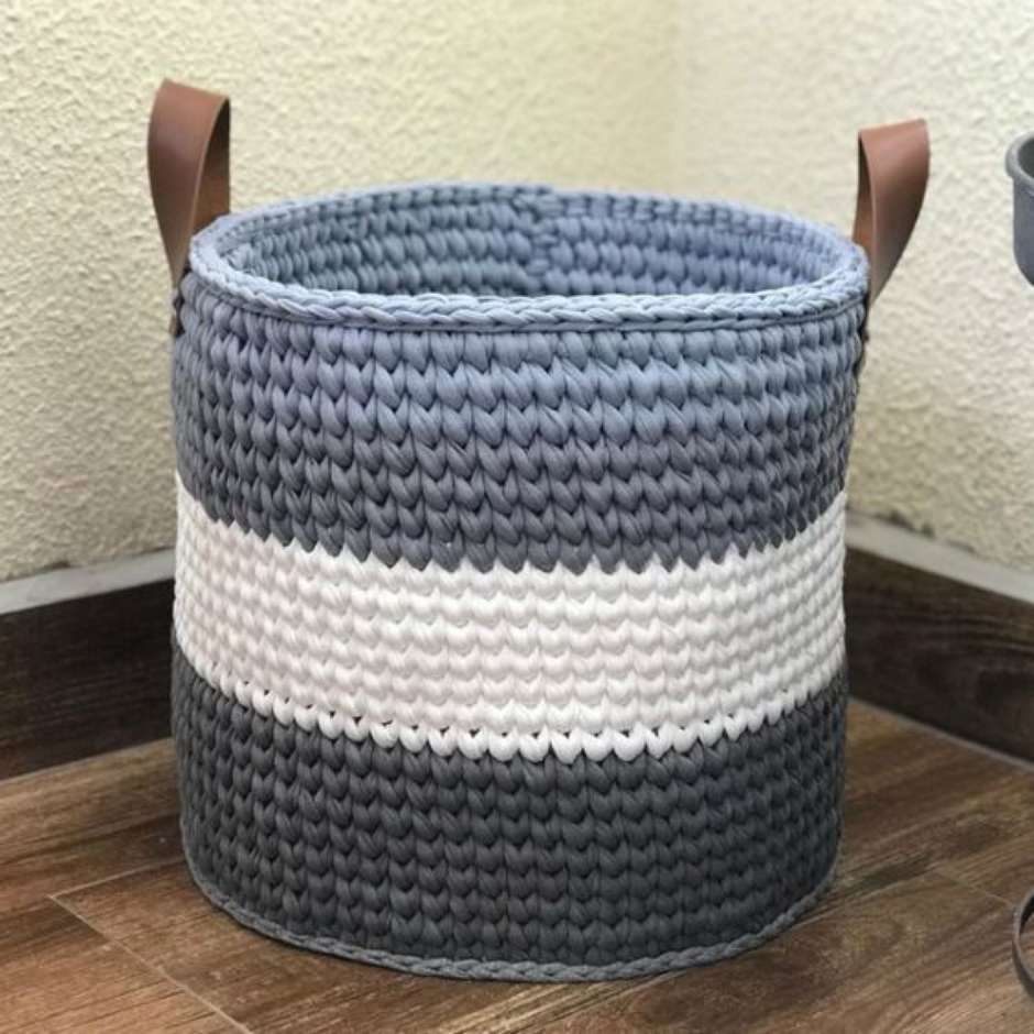 Guia Completo de Materiais para Cesto de Fio de Malha; Dominando o Ponto Baixo Centrado em Crochê com Fio de Malha; Como Fazer Bases Retangulares e Quadradas para Cestos de Fio de Malha; Técnicas de Acabamento Perfeito para Cestos de Crochê; Ideias Criativas para Usar Cestos de Fio de Malha na Decoração