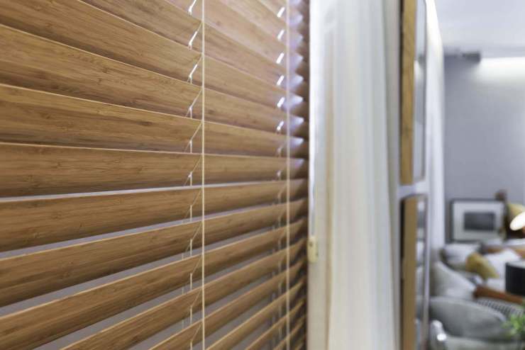 5 ideias de títulos:
1. Guia Completo: Como Limpar Persianas Rolo Sem Danificar
2. Adeus Poeira e Manchas: O Método Perfeito para Limpar sua Persiana Rolo
3. Limpeza Profunda vs. Rotineira: Qual a Melhor Forma de Cuidar da sua Persiana?
4. Erros Comuns ao Limpar Persianas Rolo (e Como Evitá-los)
5. Persianas Impecáveis: Dicas de Ouro para Manter seu Ambiente Limpo