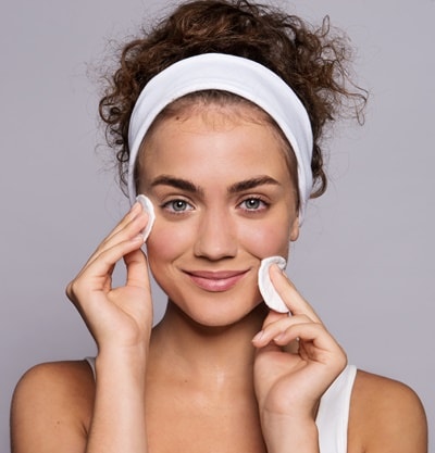 como fazer limpeza de pele superficial em casa