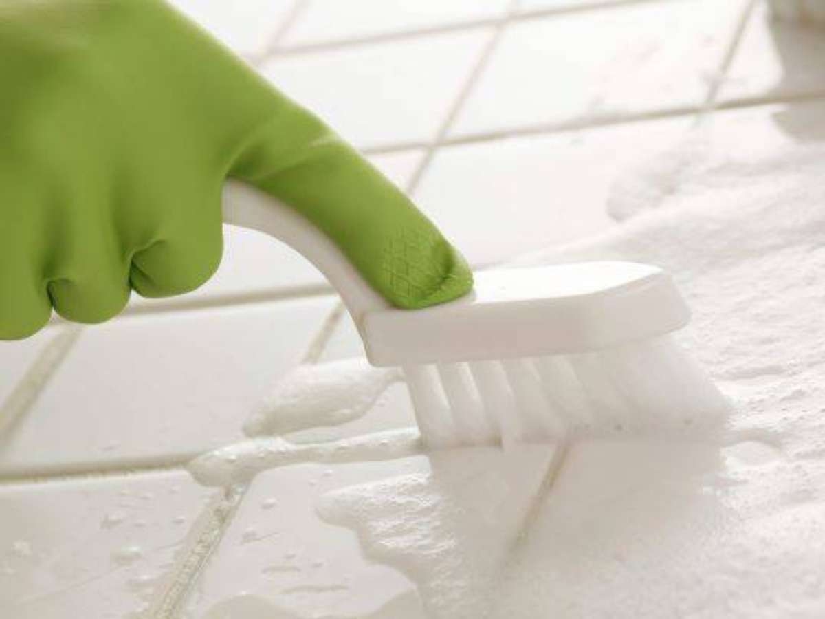 Como Remover Manchas Difíceis do Rejunte da Cozinha