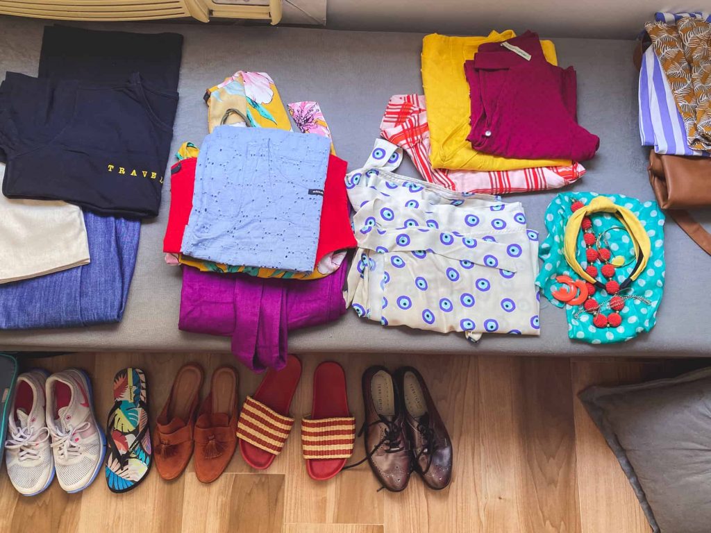 Checklist completo: 10 itens indispensáveis para sua necessaire de praia