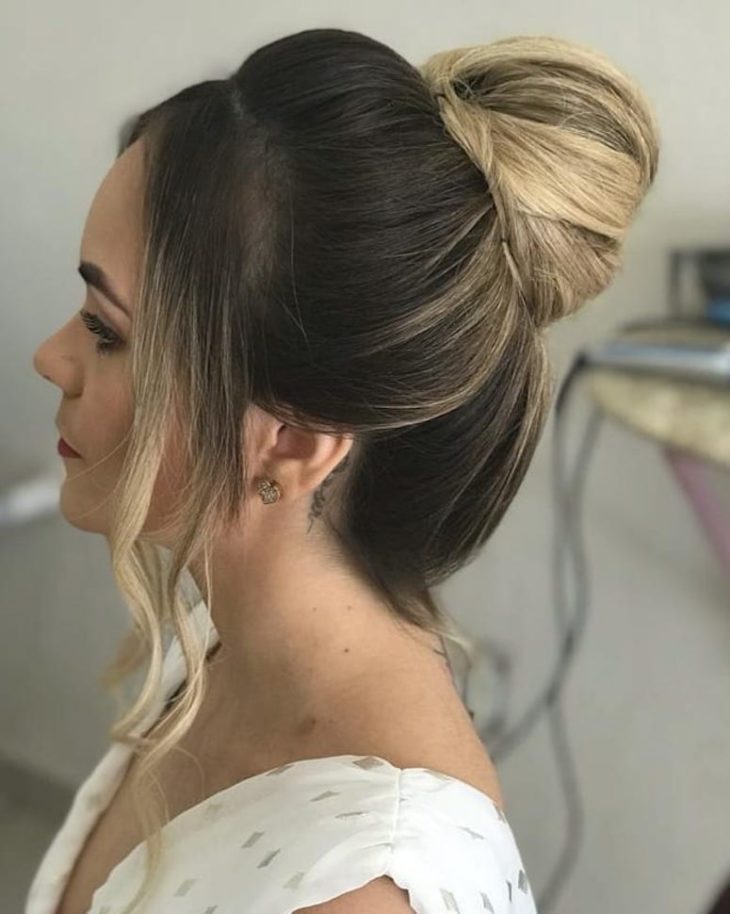 Como dar volume extra ao seu coque