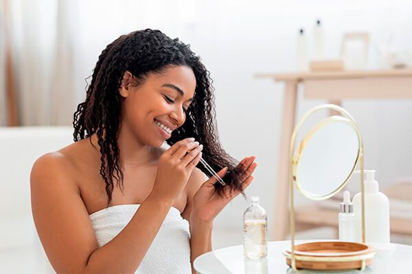 como fazer umectação noturna com óleo vegetal no cabelo