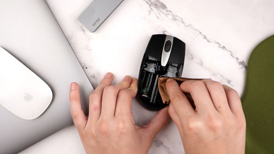 como limpar sensor óptico do mouse