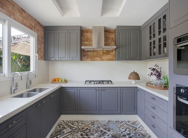 Dicas de segurança para limpeza de tetos altos