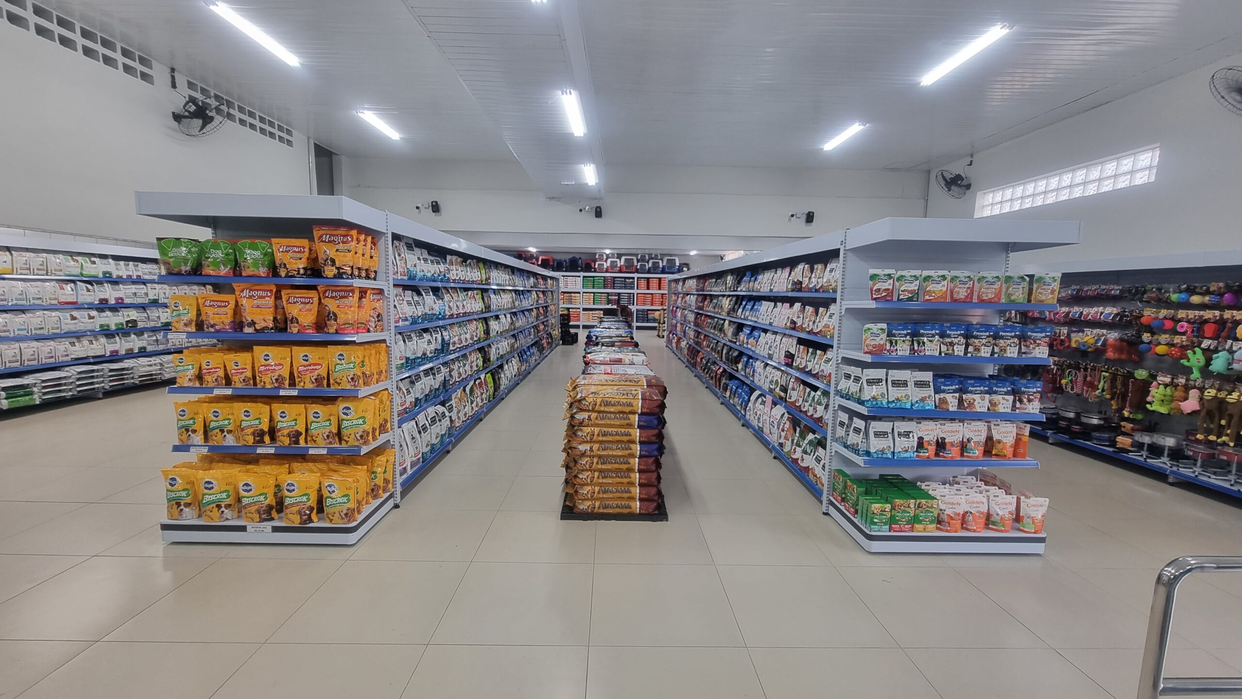 Guia Completo: Como Escolher os Melhores Fornecedores de Ração para Sua Loja