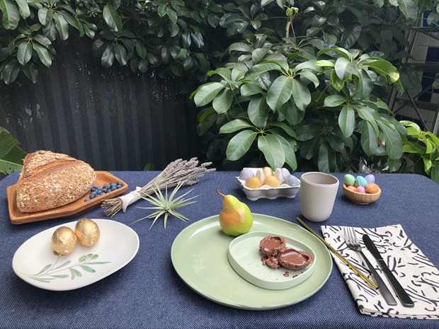 como montar uma mesa de café da manhã de páscoa